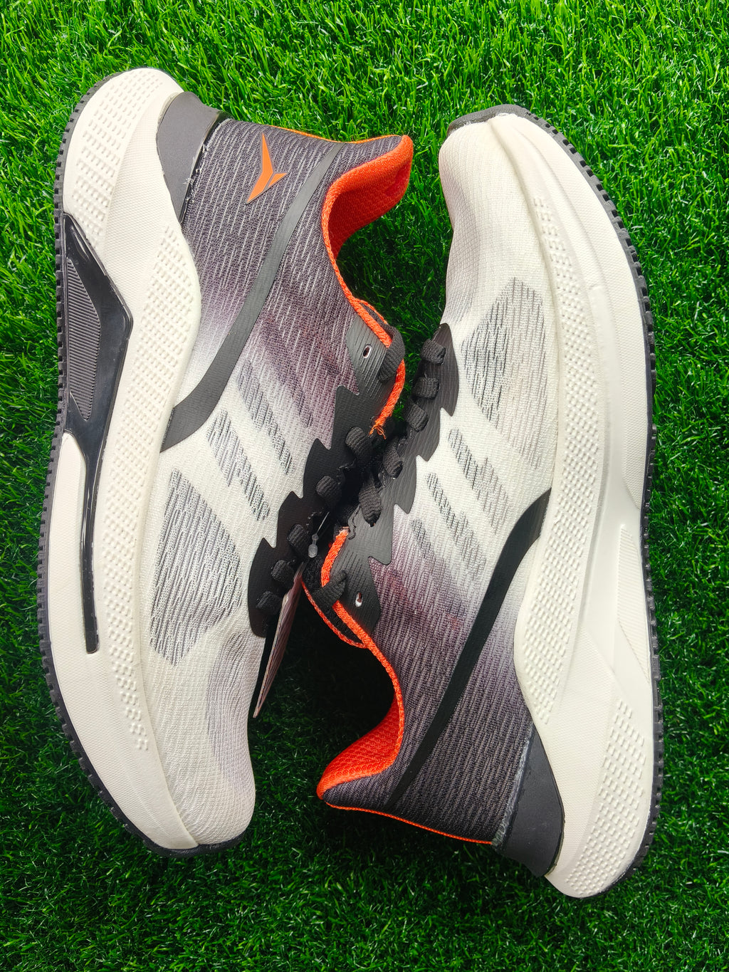 JQR Bomfit Men's White / Black / Orange Sports Shoes