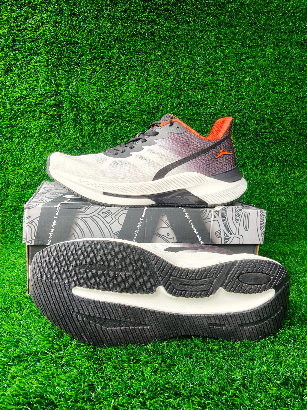 JQR Bomfit Men's White / Black / Orange Sports Shoes