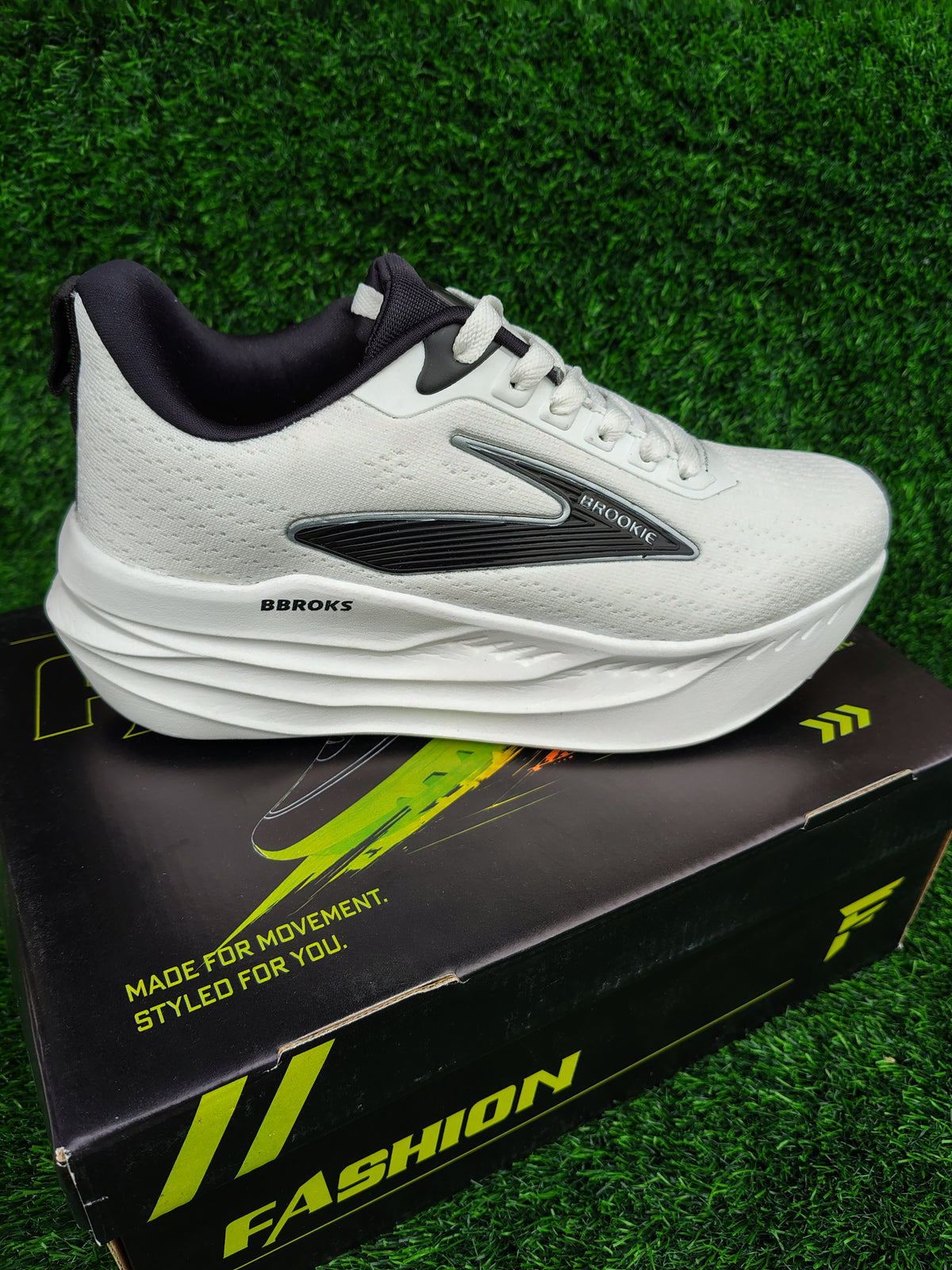 BBROKS JUMPER-01 Men's White / Black Running Shoes