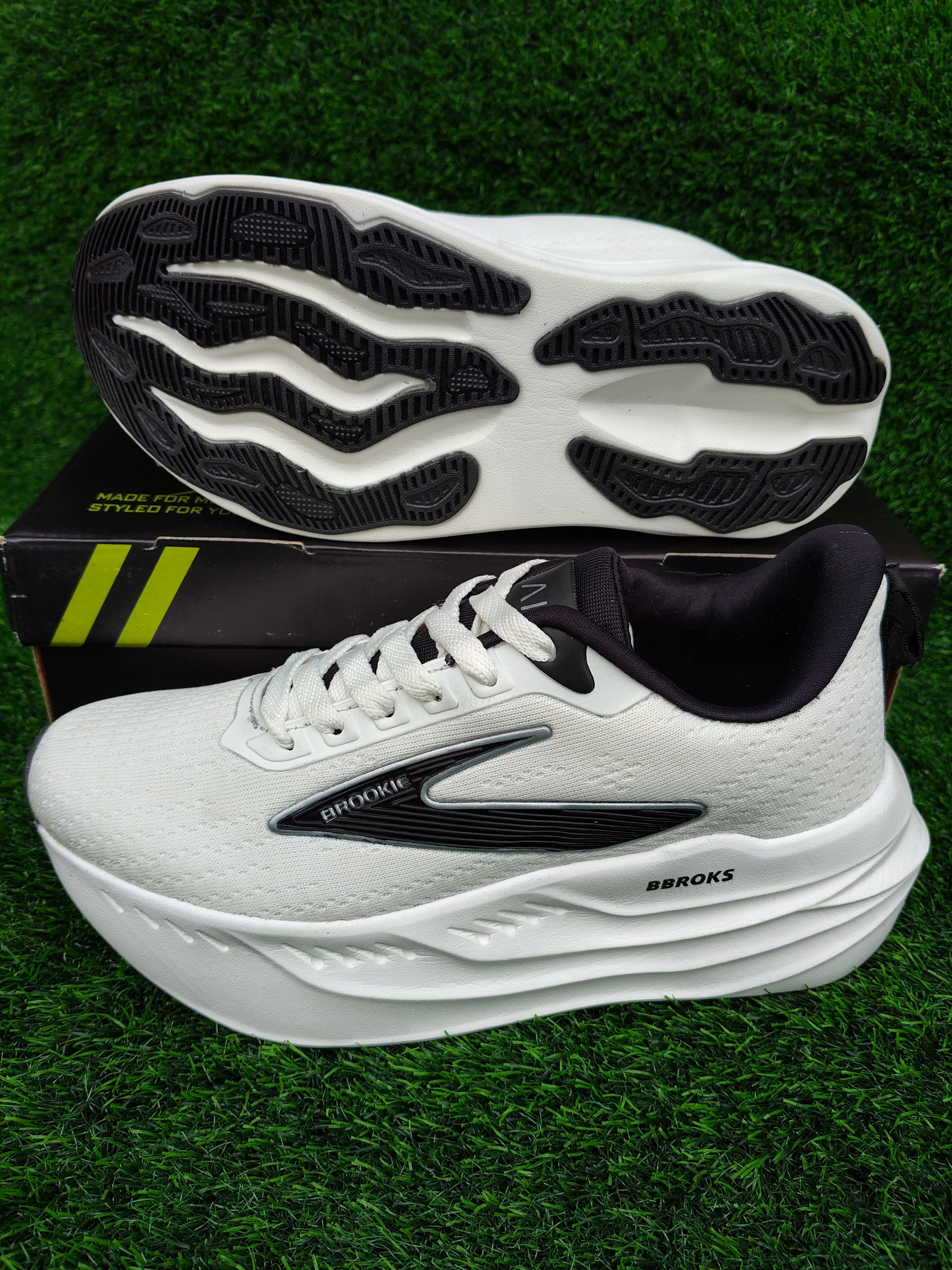 BBROKS JUMPER-01 Men's White / Black Running Shoes