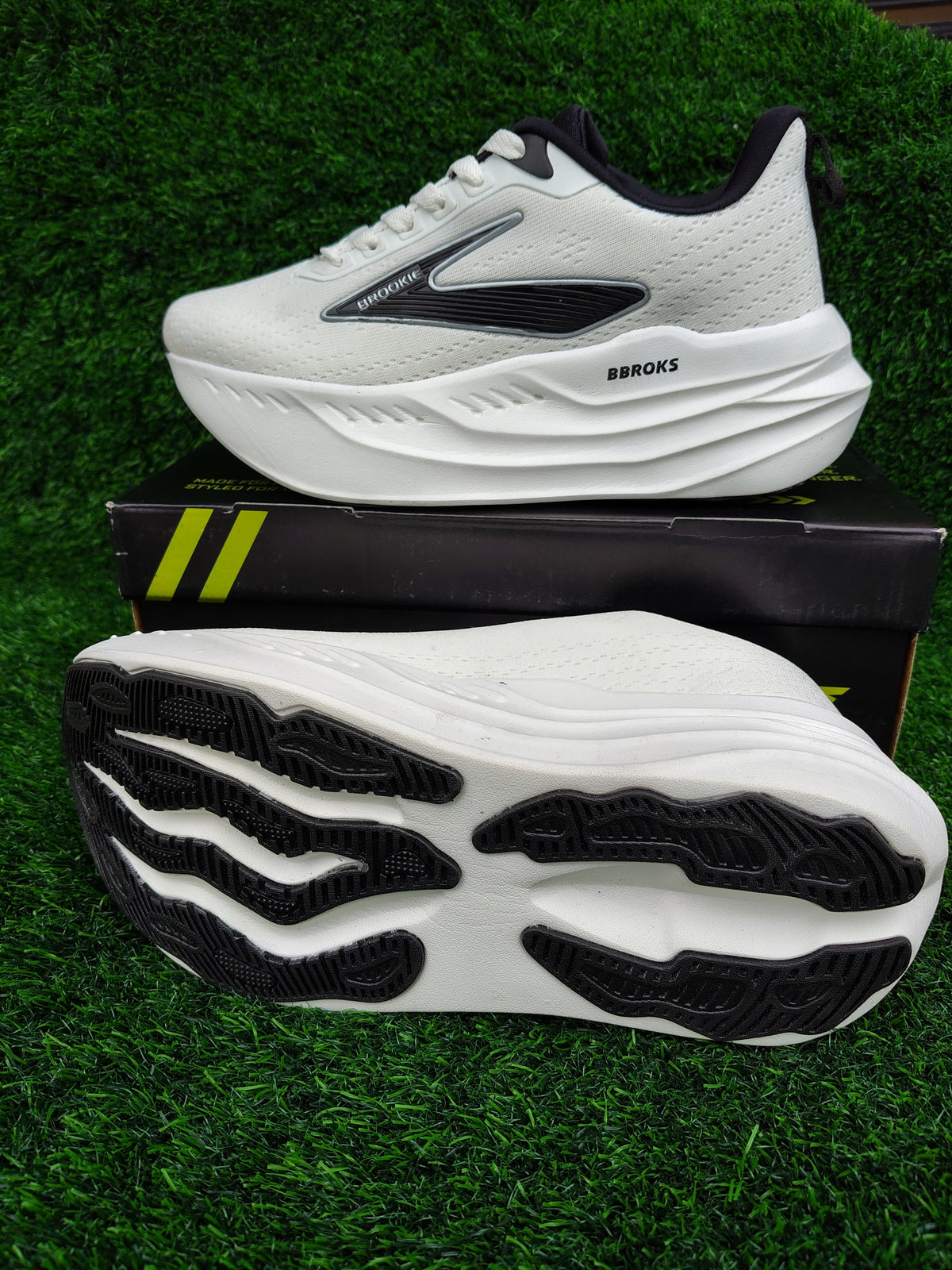 BBROKS JUMPER-01 Men's White / Black Running Shoes